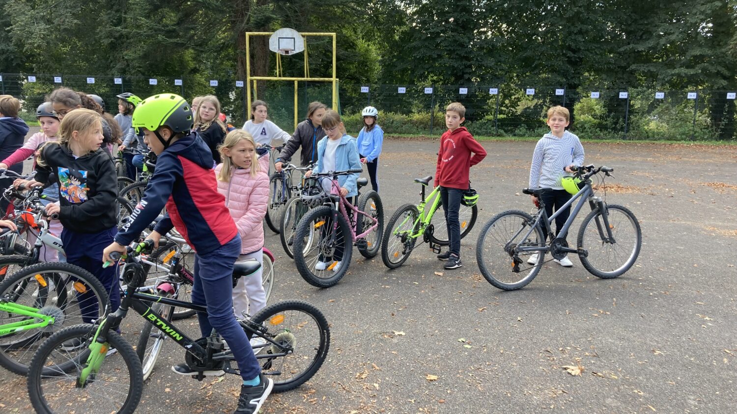 Les élèves de CM2 passent le permis vélo